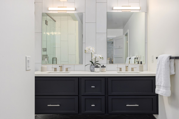 Rich San Luis Obispo Custom Home Build Bathroom