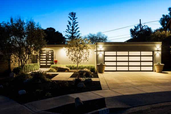 Rich San Luis Obispo Custom Home Build Front Yard